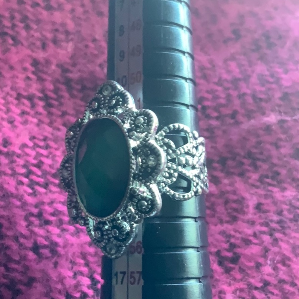 Emerald Green/Silver Ring.(Adjustable)(NWOT) - Picture 6 of 7